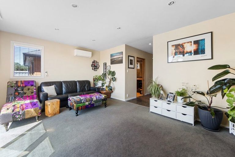 Photo of property in 281 Marine Parade, New Brighton, Christchurch, 8061