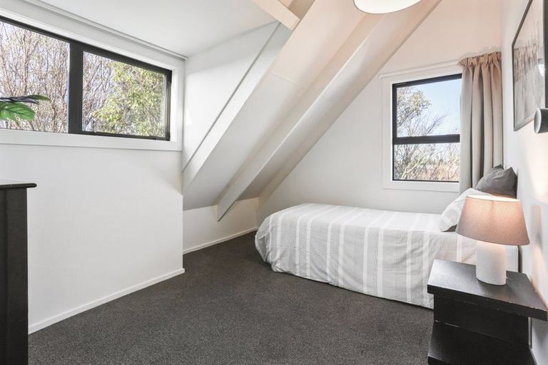 Photo of property in 10 Luxton Place, Rangiora, 7400