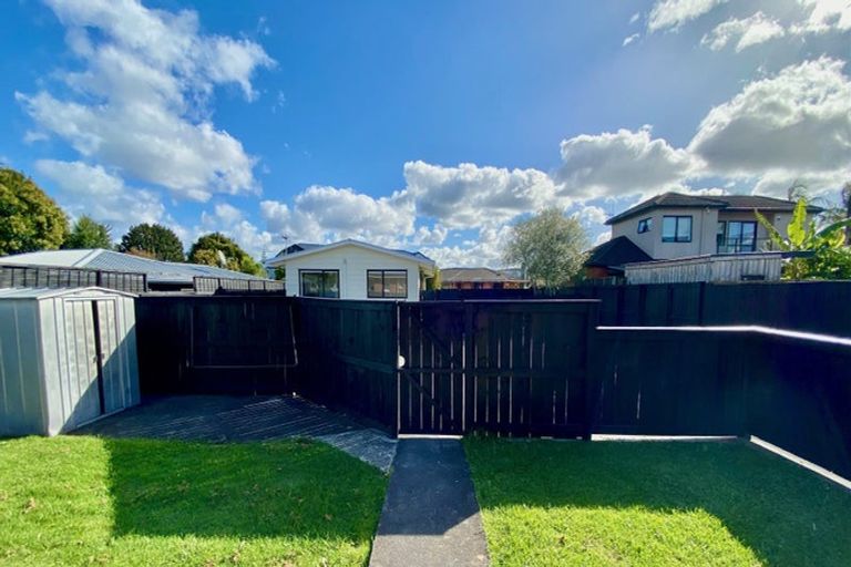 Photo of property in 626 Te Atatu Road, Te Atatu Peninsula, Auckland, 0610