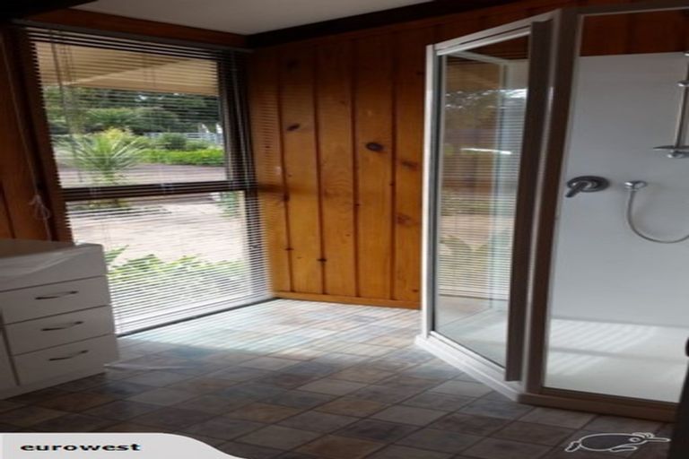 Photo of property in 34 Red Hills Road, Massey, Auckland, 0614