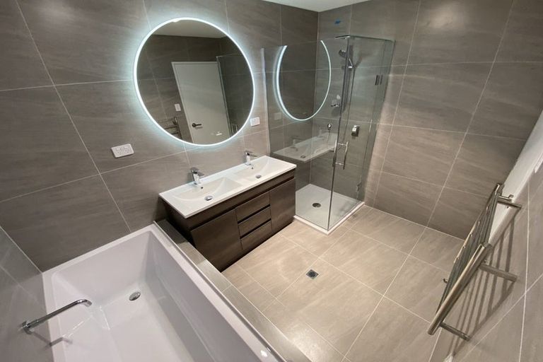 Photo of property in 10 Papa Takaro Lane, Flat Bush, Auckland, 2019