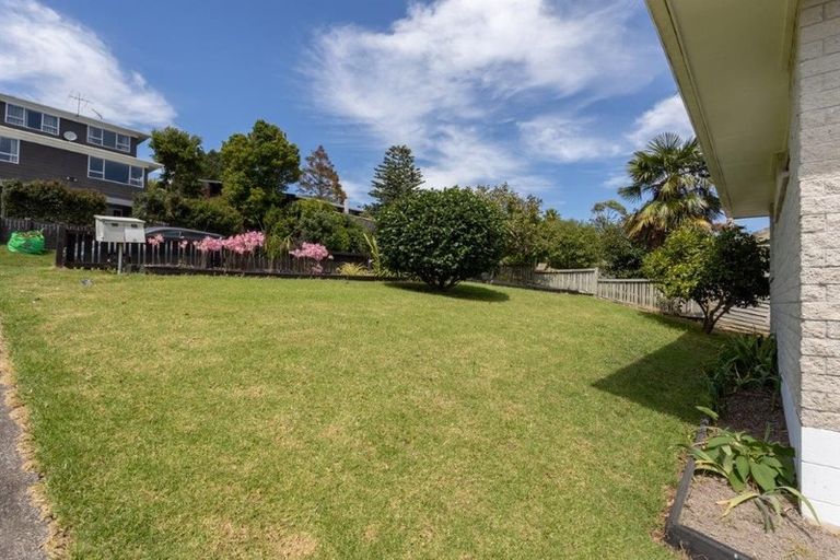 Photo of property in 1/32 Shanaway Rise, Hillcrest, Auckland, 0627