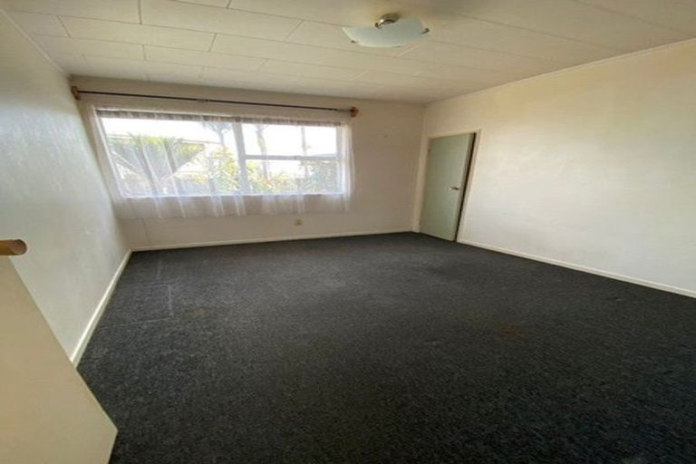 Photo of property in 26 Gibbons Road, Weymouth, Auckland, 2103