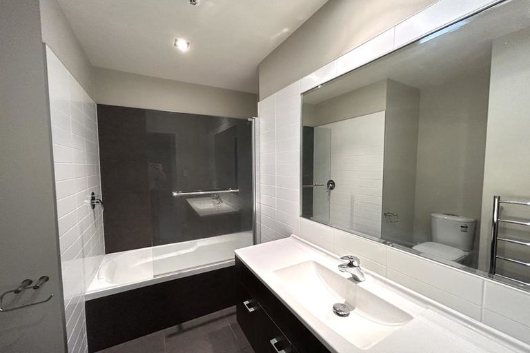 Photo of property in The Rise, 8/11 Hatfield Place, Albany Heights, Auckland, 0632