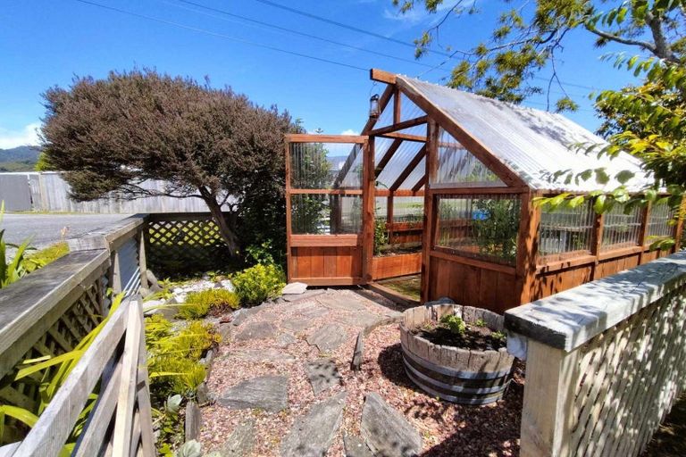 Photo of property in 44 Moorhouse Street, Ross, 7812