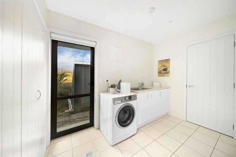 Photo of property in 77 Oregon Drive, Kelvin Heights, Queenstown, 9300