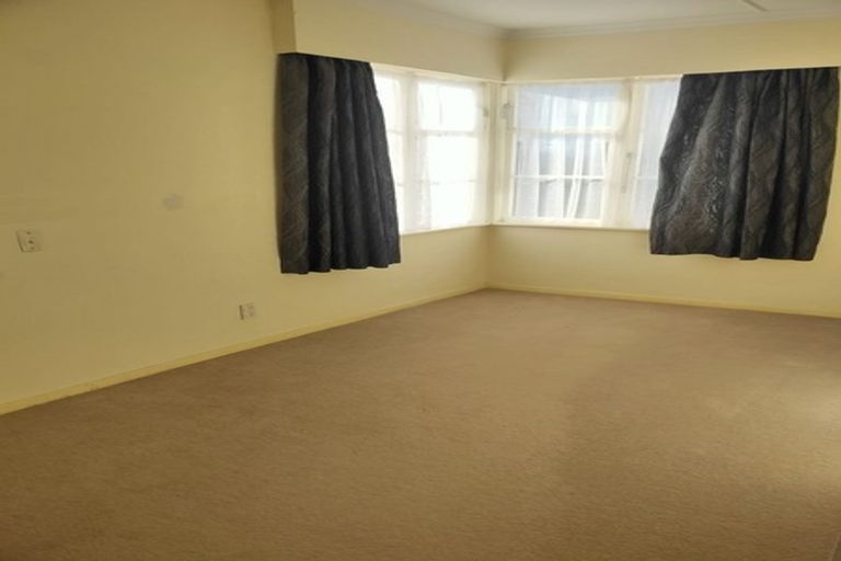 Photo of property in 161 Wellington Road, Wainuiomata, Lower Hutt, 5014