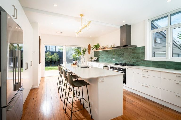 Photo of property in 15 Campbell Street, Karori, Wellington, 6012