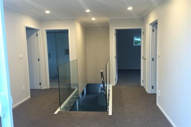 Photo of property in 3a Stitchbird Close, Murrays Bay, Auckland, 0630