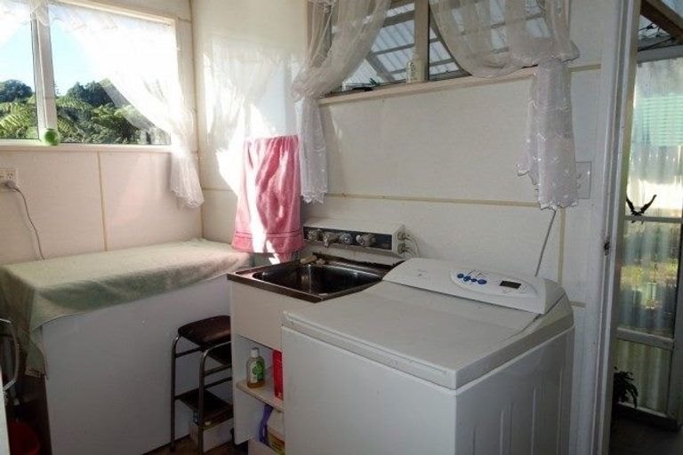 Photo of property in 20 Weenink Road, Karoro, Greymouth, 7805