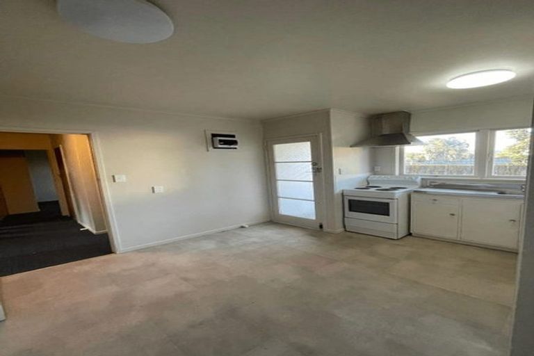 Photo of property in 3/37 Clevedon Road, Papakura, 2110