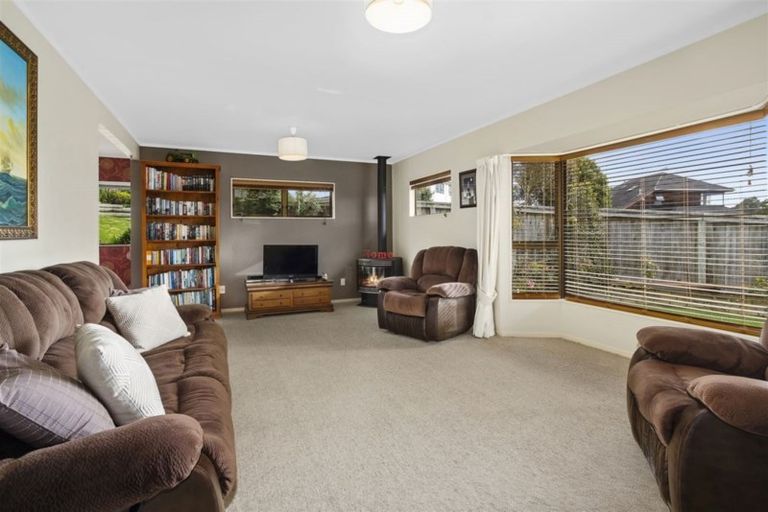 Photo of property in 13 James Cook Drive, Whitby, Porirua, 5024