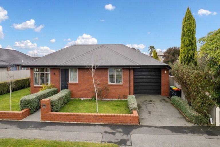 Photo of property in 1/36 Tuckers Road, Redwood, Christchurch, 8051