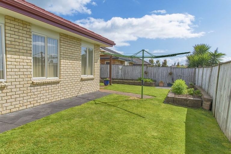 Photo of property in 27 Turnberry Drive, Wattle Downs, Auckland, 2103