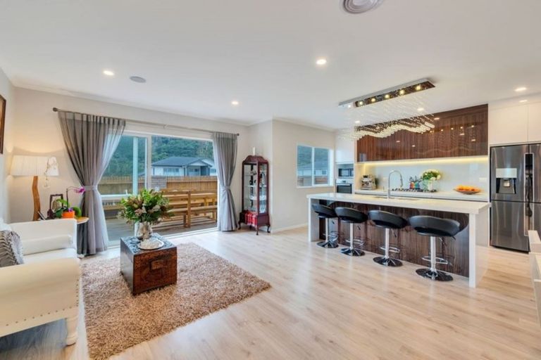 Photo of property in 51 Admirals Court Drive, Greenhithe, Auckland, 0632