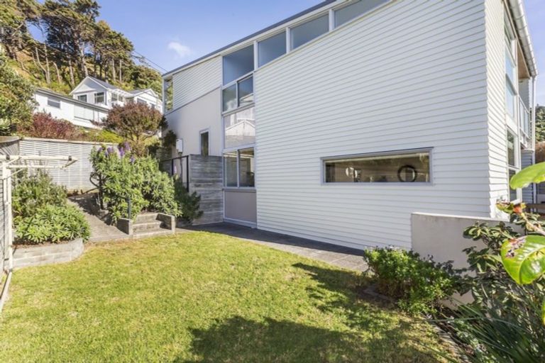 Photo of property in 32 Mantell Street, Seatoun, Wellington, 6022