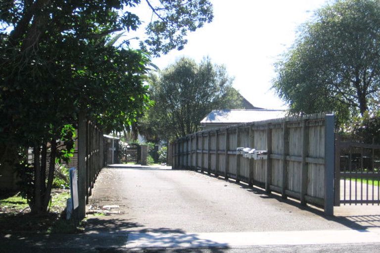 Photo of property in 3/1a Williams Road, Hobsonville, Auckland, 0618