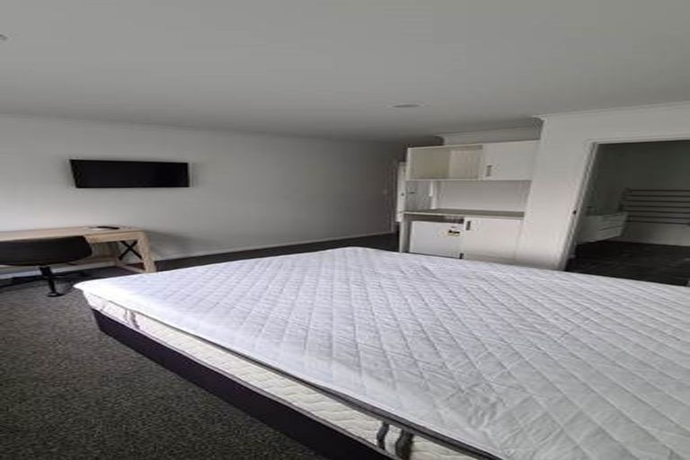 Photo of property in 2/3 Snead Place, Hamilton East, Hamilton, 3216