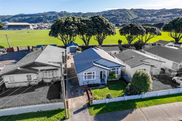Photo of property in 43 Kensington Avenue, Petone, Lower Hutt, 5012