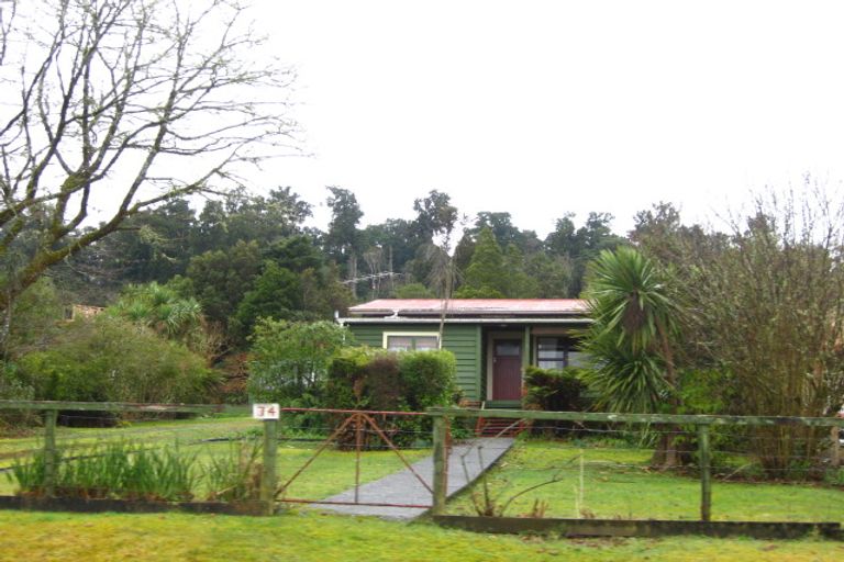 Photo of property in 74 Ahau Street, Moana, 7872