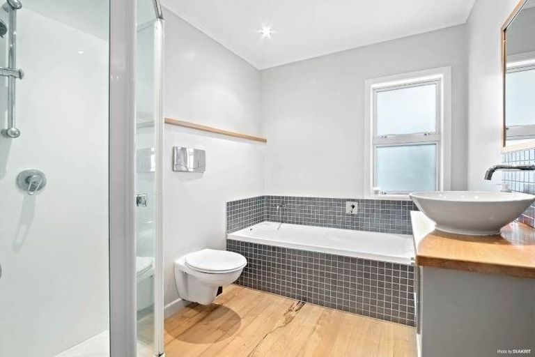 Photo of property in 17 Beatrice Avenue, Hillcrest, Auckland, 0627