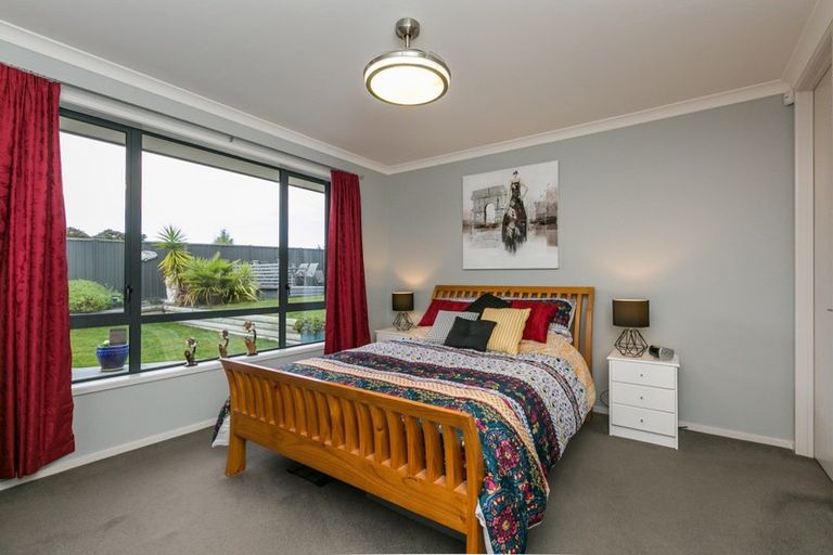 Photo of property in 6 Karoola Place, Havelock North, 4130