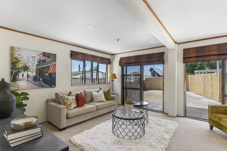 Photo of property in 3/96 Bleakhouse Road, Bucklands Beach, Auckland, 2014