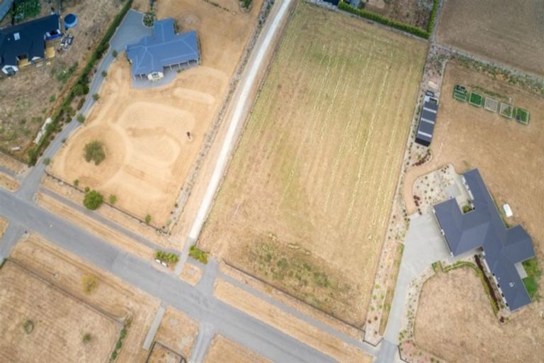 Photo of property in 15 Whitcombe Place, Darfield, 7571