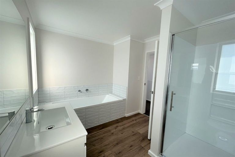 Photo of property in 37 Bill Miller Drive, Papamoa, 3118