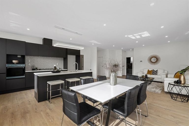 Photo of property in 5 Ropere Street, Kumeu, 0810