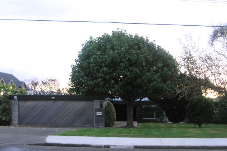 Photo of property in 20 Huia Street, Waikanae, 5036