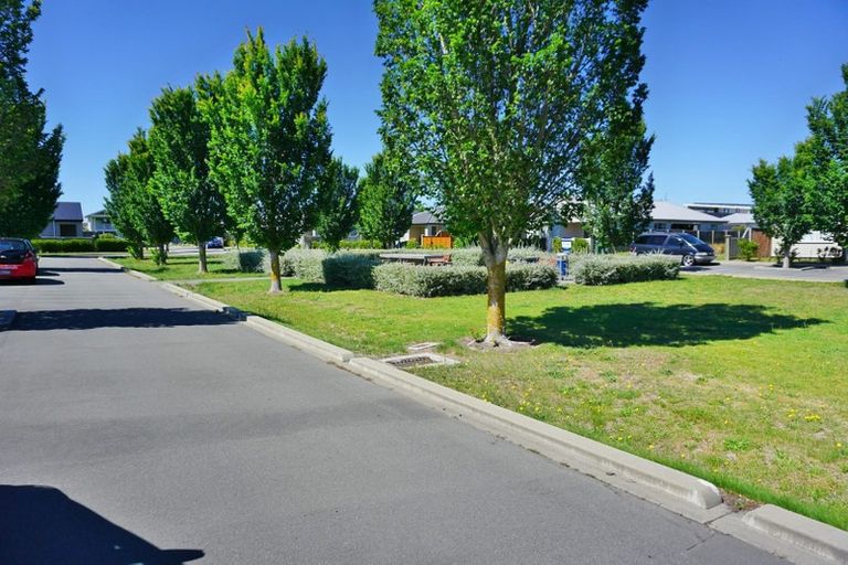 Photo of property in 22 Pounamu Place, Pegasus, 7612