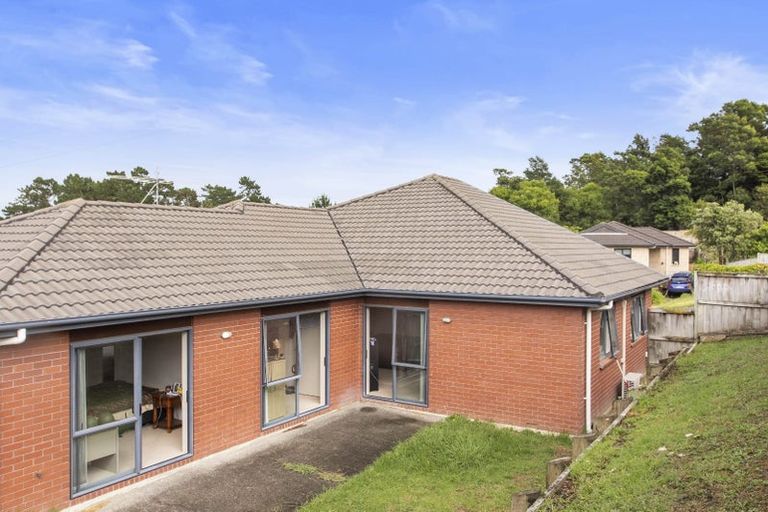 Photo of property in 3 Vadam Road, Massey, Auckland, 0614