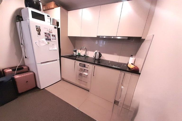 Photo of property in 1/5 Massey Avenue, Pukekohe, 2120