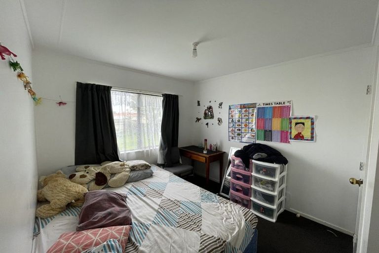 Photo of property in 19 Dungarvon Place, Clendon Park, Auckland, 2103