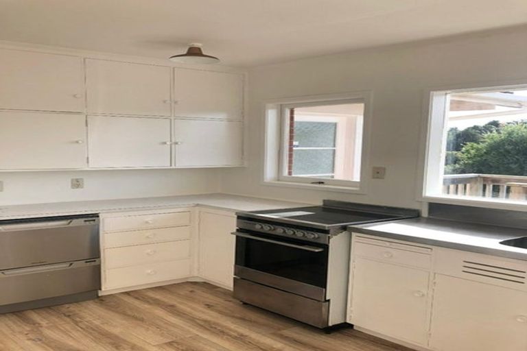 Photo of property in 9 Markham Place, Bucklands Beach, Auckland, 2012