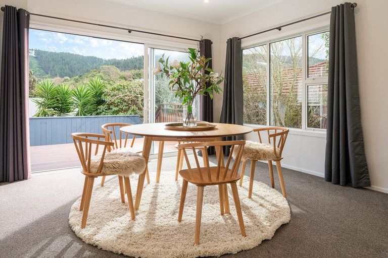 Photo of property in 13a Huia Street, Tawa, Wellington, 5028