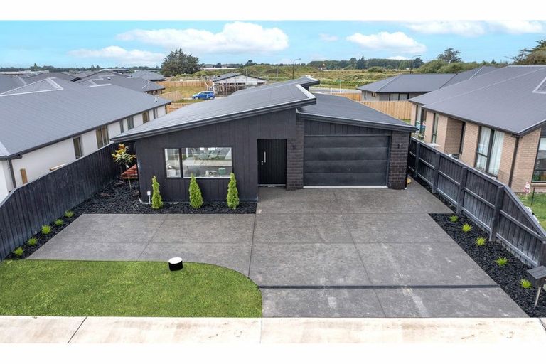 Photo of property in 17 Nathaniel Archer Street, Woodend, 7610