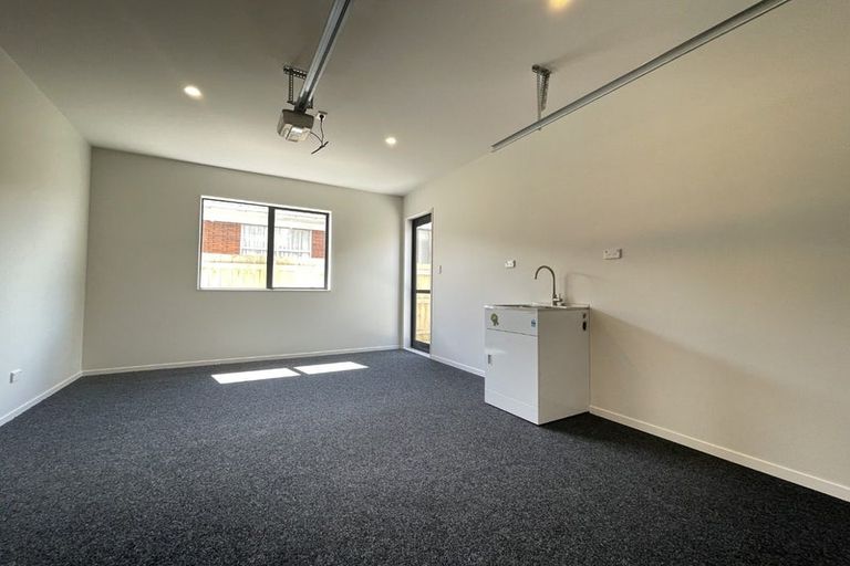 Photo of property in 1c Koromiko Street, New Lynn, Auckland, 0600