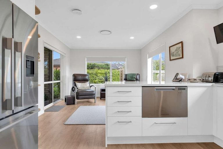 Photo of property in 21 Beachwater Drive, Papamoa Beach, Papamoa, 3118