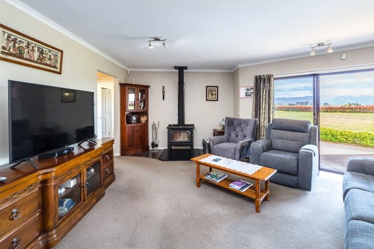 Photo of property in 302 Para Road, Parkvale, Carterton, 5792