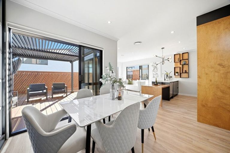 Photo of property in 20 Riroriro Road, Hobsonville, Auckland, 0616