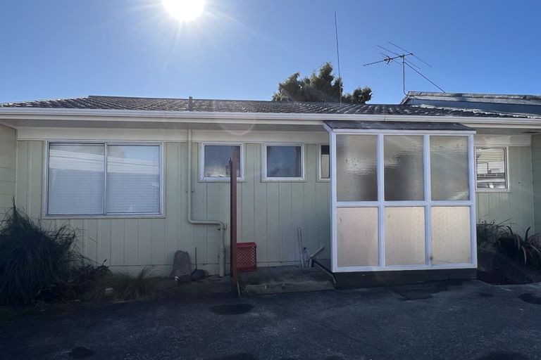 Photo of property in 2/82 Porchester Road, Papakura, 2110