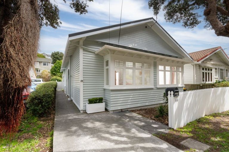 Photo of property in 86 The Parade, Island Bay, Wellington, 6023