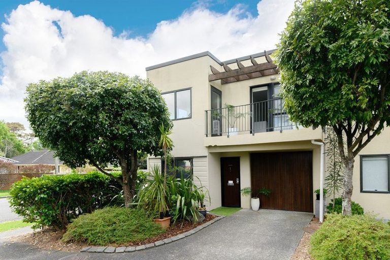 Photo of property in 1/15 Harbour View Road, Te Atatu Peninsula, Auckland, 0610