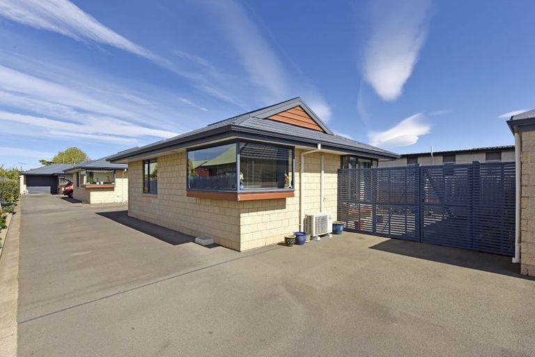 Photo of property in 12b Grassmere Street, Papanui, Christchurch, 8052