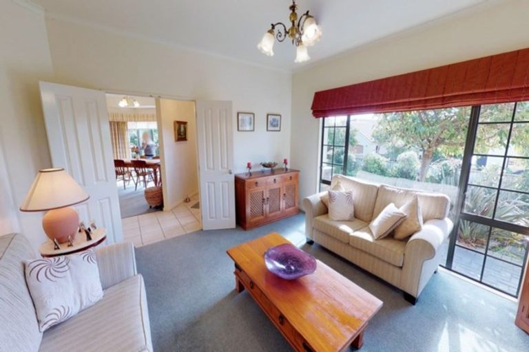 Photo of property in 6 Hillcrest Lane, Levin, 5510