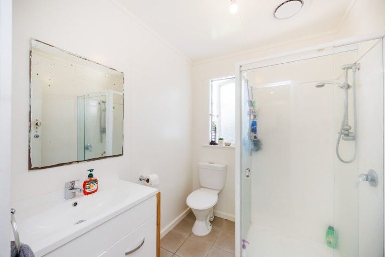 Photo of property in 16 Thomson Street, West End, Palmerston North, 4412