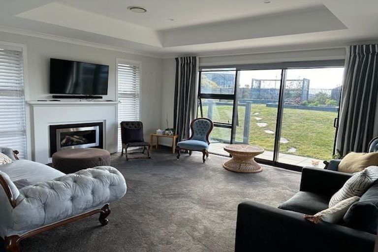 Photo of property in 11 Queen Charlotte Drive, Aotea, Porirua, 5024