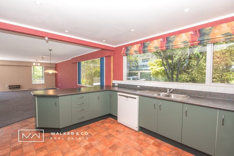 Photo of property in 9 Zeala Grove, Stokes Valley, Lower Hutt, 5019